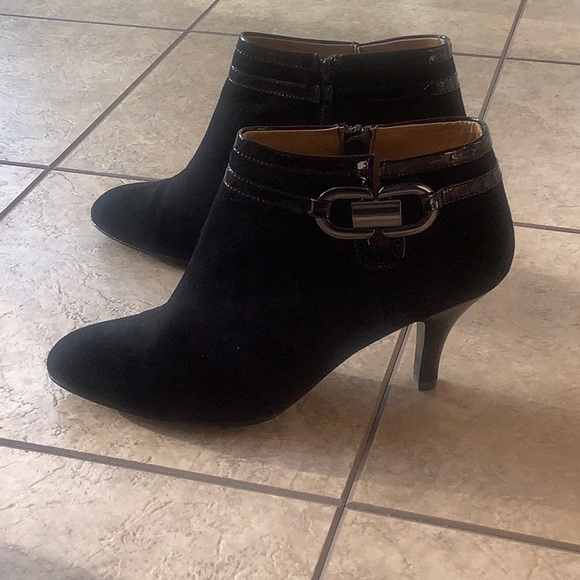 Black bootie - Picture 1 of 11